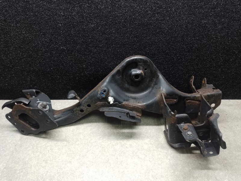 Запчасть рычаг задней подвески продольный левый NISSAN X-TRAIL/ROGUE T32 13-20 2016 2.5 QR25DE 55502-4BA0A Б/У Рычаг задней подвески продольный левый NISSAN X-TRAIL/ROGUE T32 13-20 2016 2.5 QR25DE 55502-4BA0A Б/У