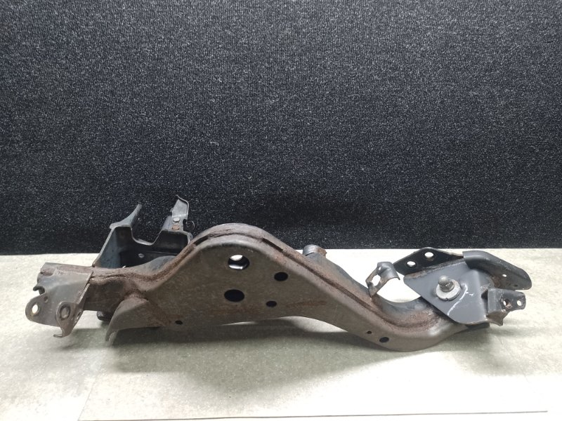 Рычаг задней подвески продольный левый X-TRAIL/ROGUE T32 13-20 2016 2.5 QR25DE Рычаг задней подвески продольный левый X-TRAIL/ROGUE T32 13-20 2016 2.5 QR25DE