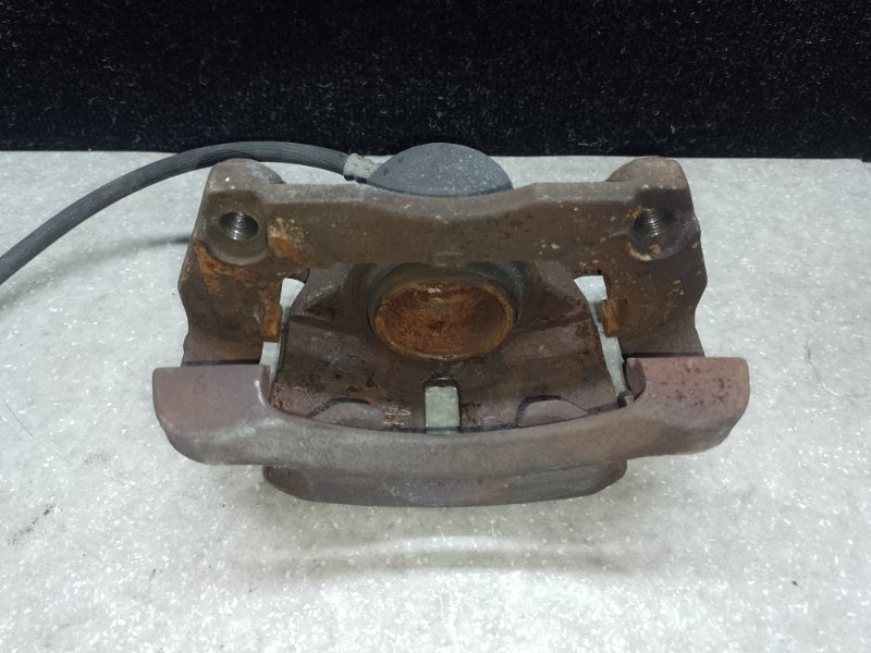 Суппорт тормозной передний левый NISSAN X-TRAIL/ROGUE T32 13-20 2.5 QR25DE