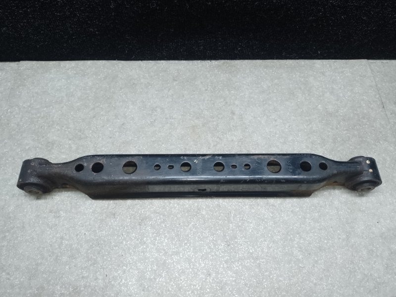 Рычаг задней подвески поперечный нижний правый NISSAN X-TRAIL/ROGUE T32 13-20 2016 2.5 QR25DE 55110-4BA0A Б/У