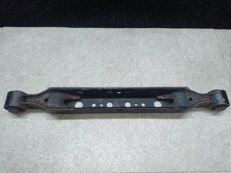 Рычаг задней подвески поперечный нижний правый NISSAN X-TRAIL/ROGUE T32 13-20 2.5 QR25DE