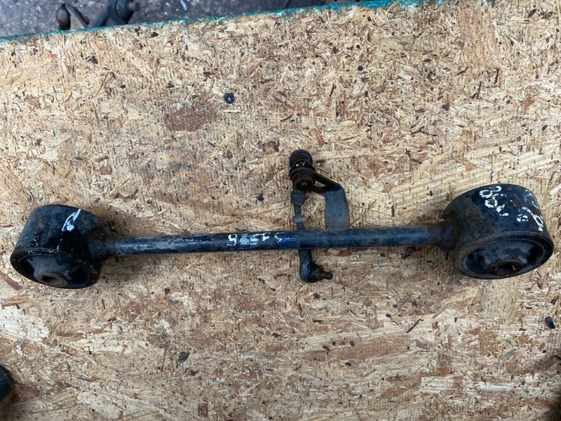 Рычаг задней подвески продольный задний правый LAND CRUISER PRADO 120 02-09