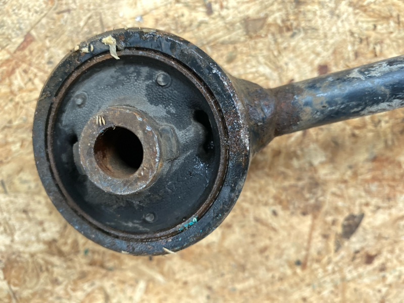 Рычаг задней подвески продольный задний правый LAND CRUISER PRADO 120 02-09