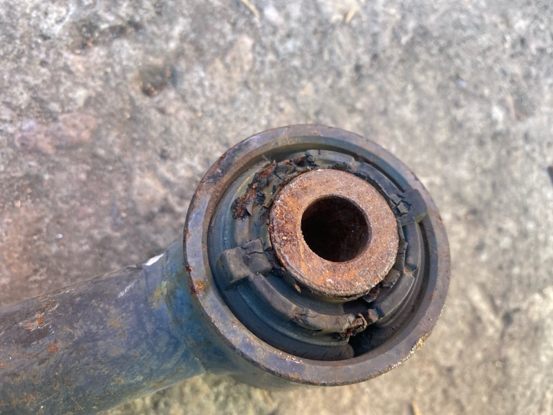 Рычаг задней подвески поперечный нижний задний правый CX-5 (KE) 11-17