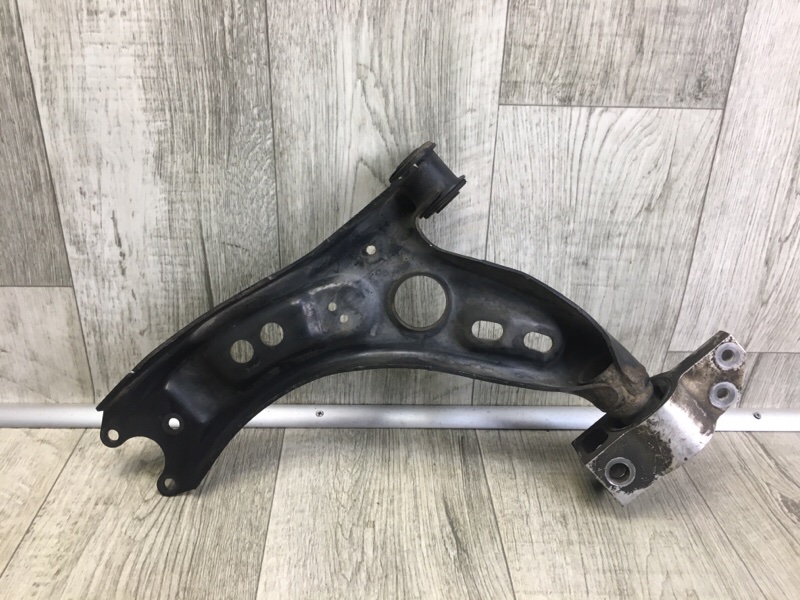 Рычаг передней подвески нижний правый TIGUAN 08-17 2012 2.0 CCTA