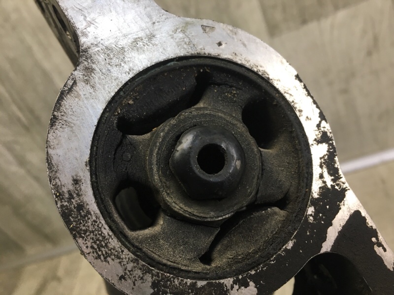 Рычаг передней подвески нижний левый VOLKSWAGEN TIGUAN 08-17 2.0 CCTA