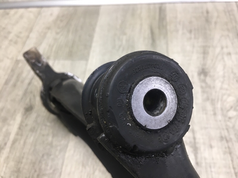 Рычаг передней подвески нижний левый TIGUAN 08-17 2012 2.0 CCTA