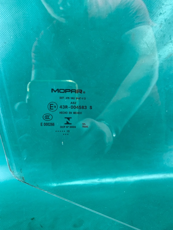 Стекло двери переднее правое JOURNEY 08-20 2013 3.6 ERB