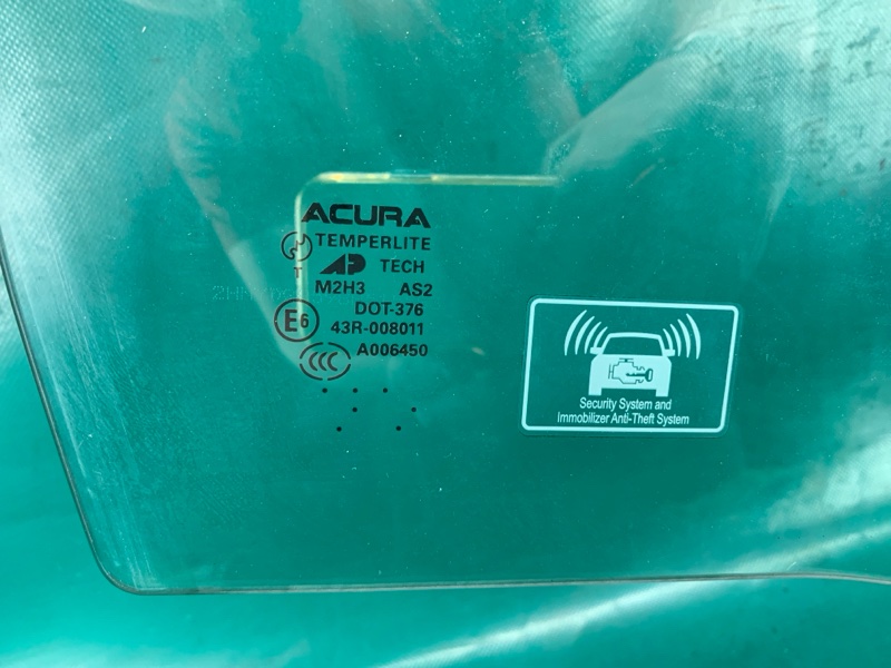 Стекло двери переднее правое MDX (YD2) 06-13 2008 3.7 J37A1