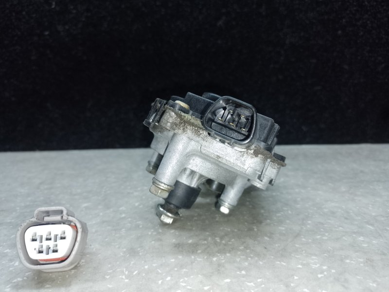 Моторчик стеклоочистителя передний LEXUS CT200 11-17 1.8 2ZRFXE