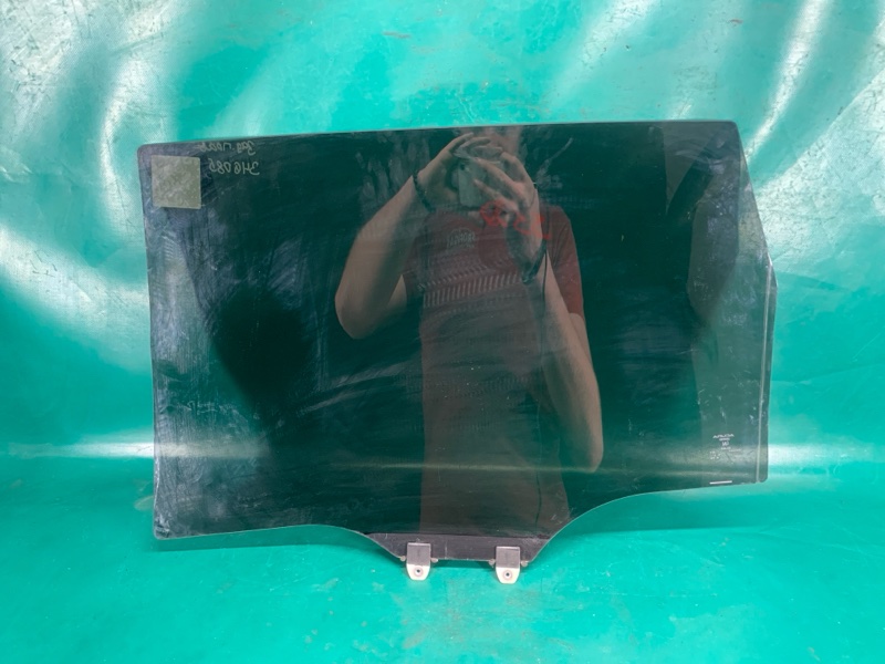 Стекло двери заднее правое MDX (YD2) 06-13 2008 3.7 J37A1