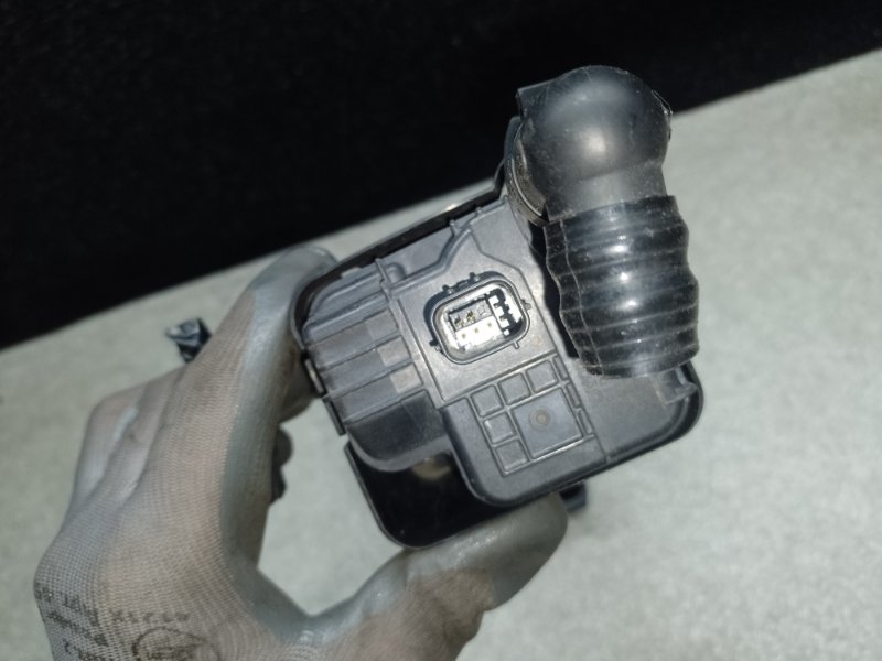 Клапан абсорбера CT200 11-17 2013 1.8 2ZRFXE