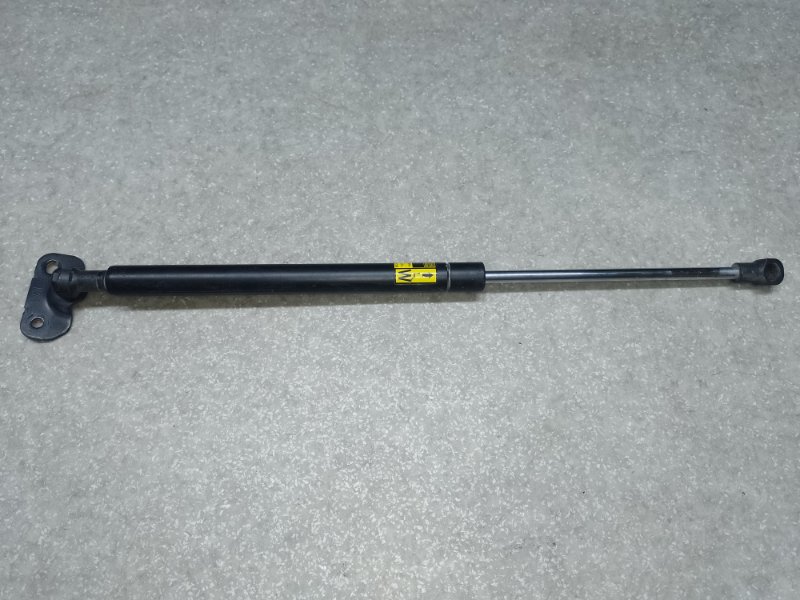 Амортизатор крышки багажника левый LEXUS CT200 11-17 2013 1.8 2ZRFXE 68960-76041 Б/У