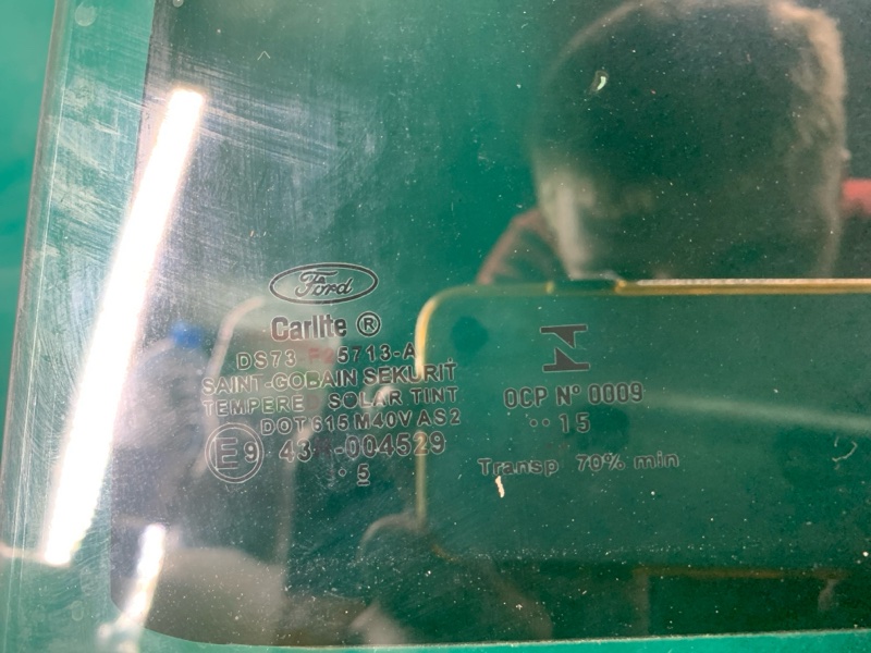 Стекло двери заднее левое FUSION 14- 2016 C15HDTX