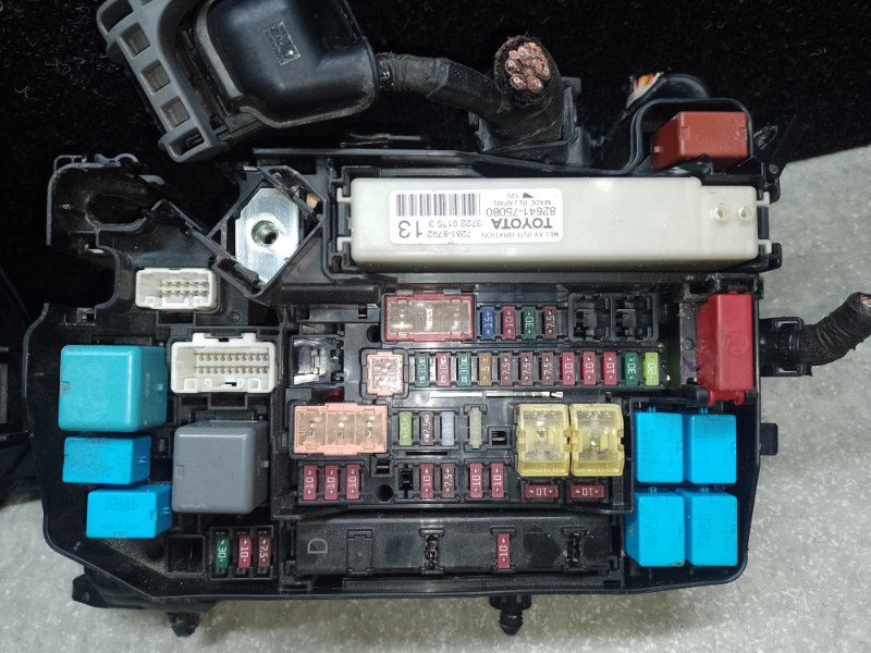 Блок предохранителей моторный отсек CT200 11-17 2013 1.8 2ZRFXE