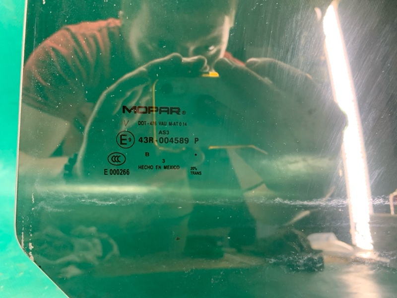 Стекло двери заднее левое DODGE JOURNEY 08-20 3.6 ERB