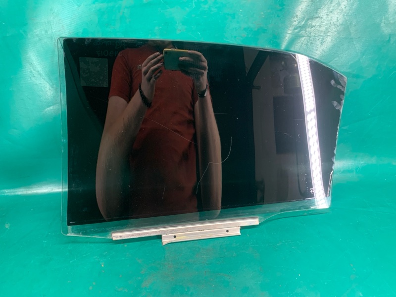 Стекло двери заднее правое TOYOTA CAMRY 40 06-11 Стекло двери заднее правое TOYOTA CAMRY 40 06-11