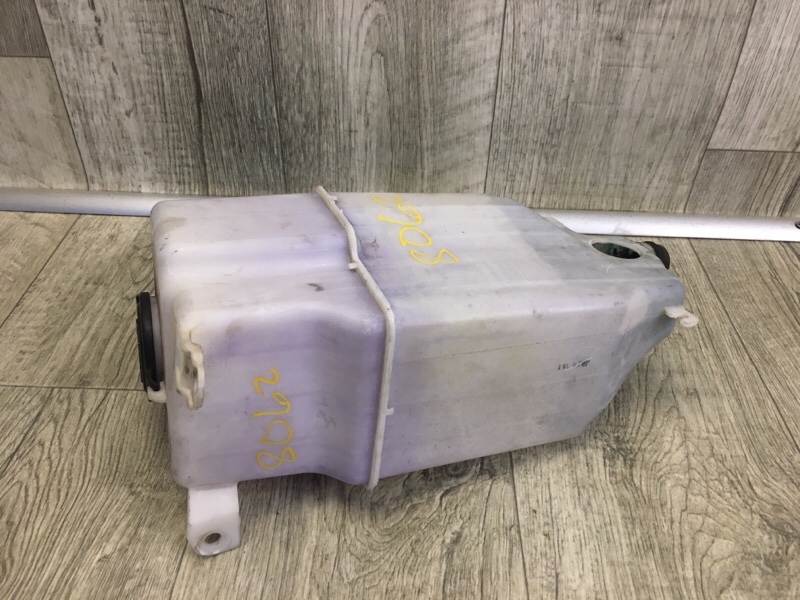 Бачок омывателя TACOMA 05-15 2015 4.0 1GRFE