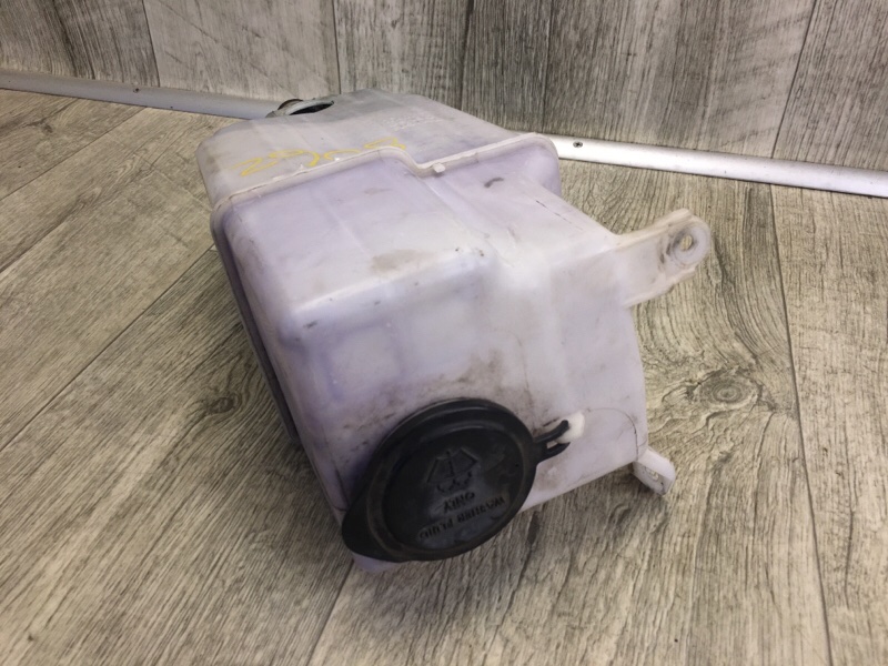 Бачок омывателя TACOMA 05-15 2015 4.0 1GRFE