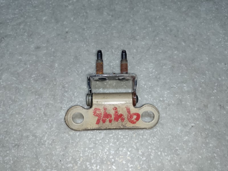 Петля крышки багажника CT200 11-17 2013 1.8 2ZRFXE