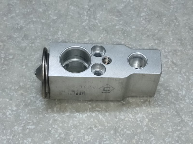 Клапан кондиционера LEXUS CT200 11-17 2013 1.8 2ZRFXE 88515-26070 Б/У