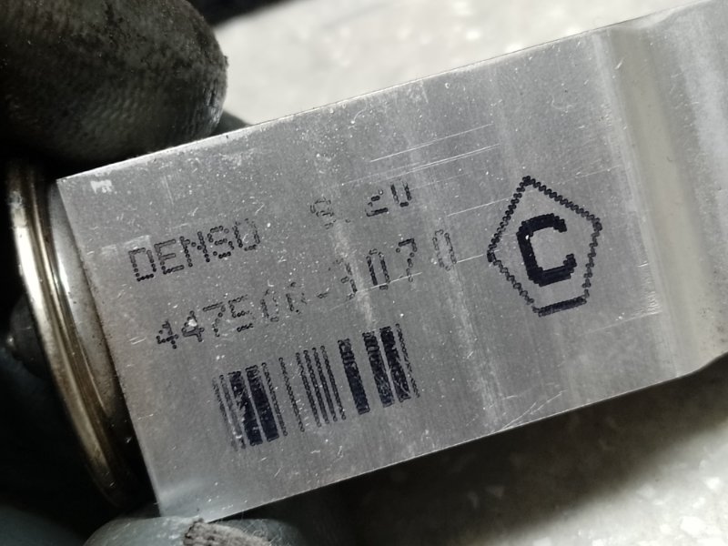 Клапан кондиционера CT200 11-17 2013 1.8 2ZRFXE