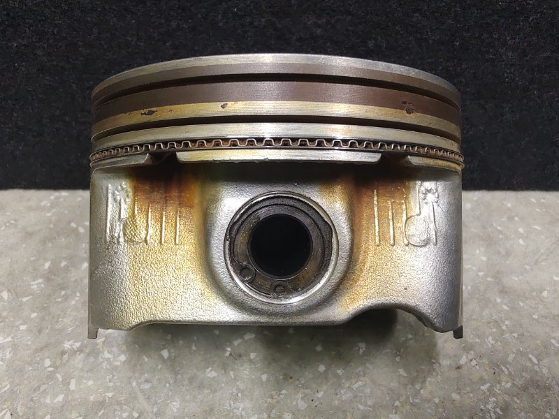 Поршень NISSAN X-TRAIL/ROGUE T32 13-20 2018 2.5 QR25DE 12010-3TA0B Б/У