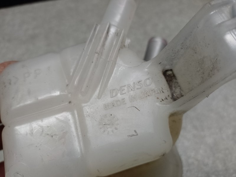 Расширительный бачок инвертора CT200 11-17 2013 1.8 2ZRFXE