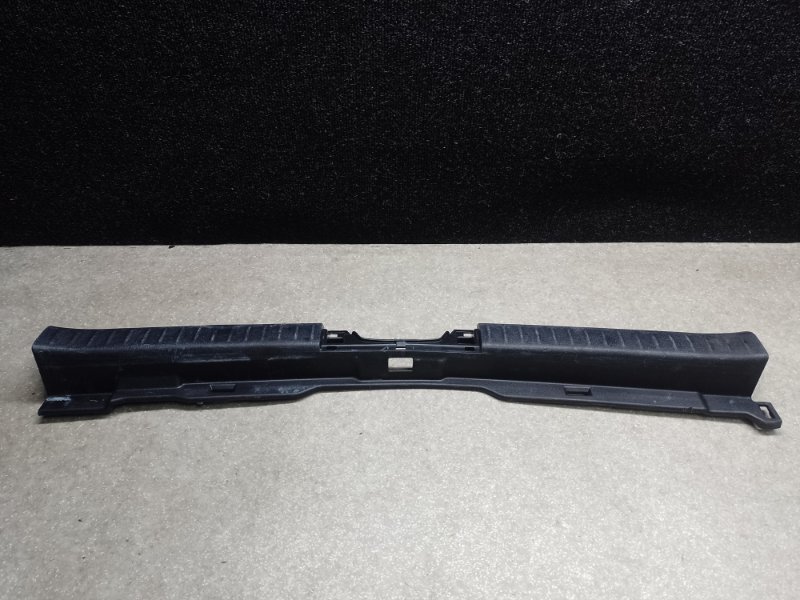 Накладка на порог багажника CT200 11-17 2013 1.8 2ZRFXE