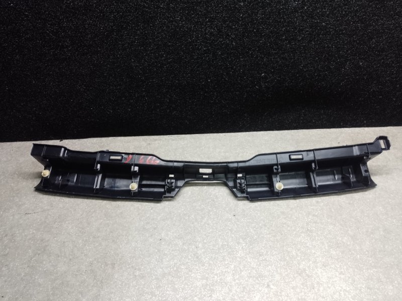 Накладка на порог багажника LEXUS CT200 11-17 1.8 2ZRFXE