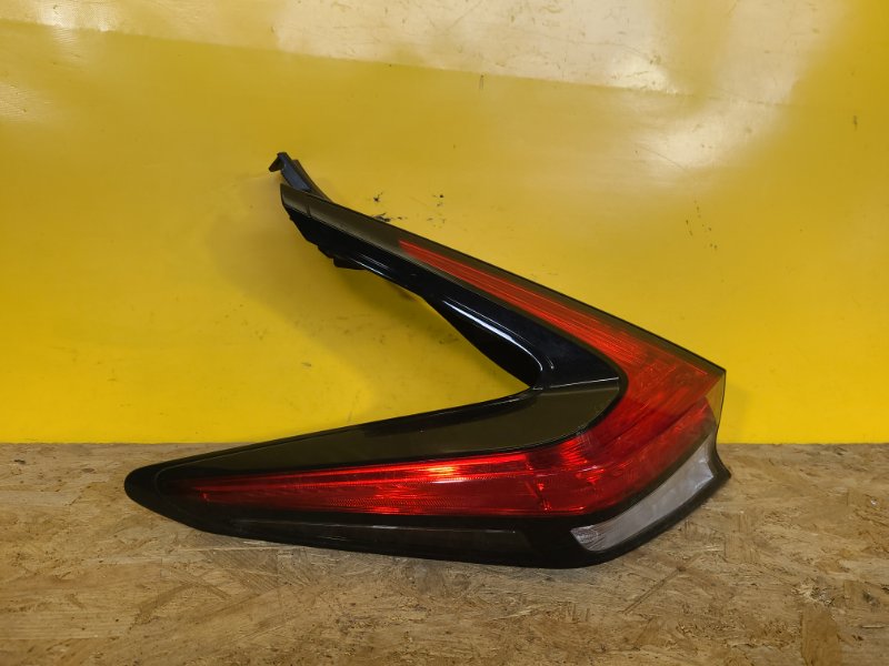 Фонарь наружный левый LEAF 18-