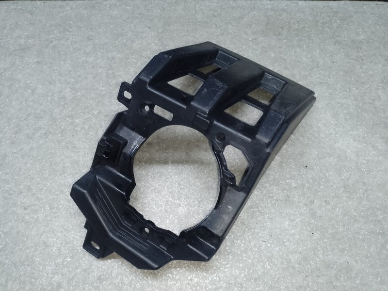 Кронштейн противотуманной фары левый LEXUS CT200 11-17 2013 1.8 2ZRFXE 52126-76010 Б/У