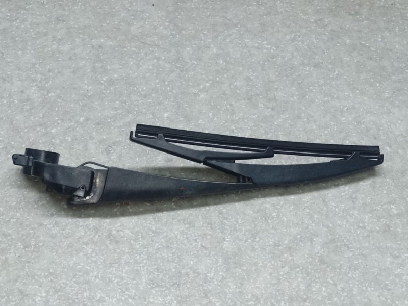 Поводок стеклоочистителя задний LEXUS CT200 11-17 1.8 2ZRFXE