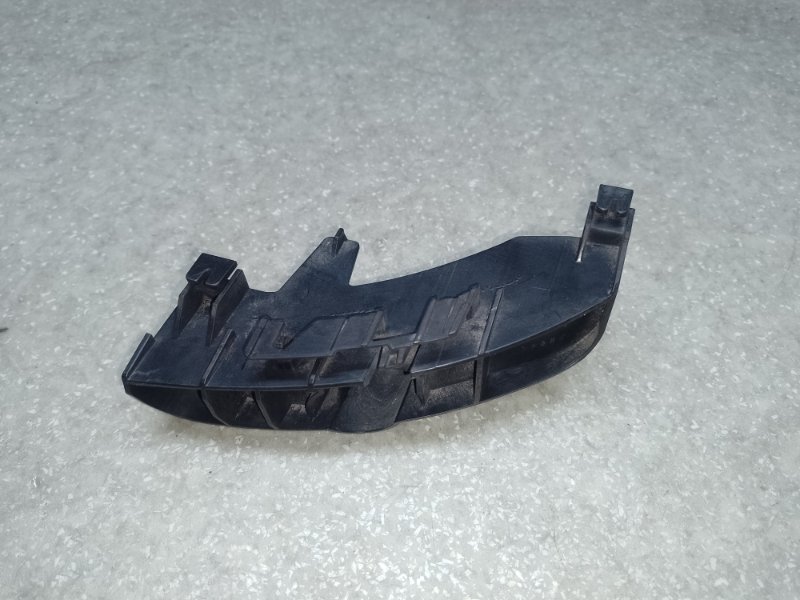 Кронштейн заднего бампера правый CT200 11-17 2013 1.8 2ZRFXE