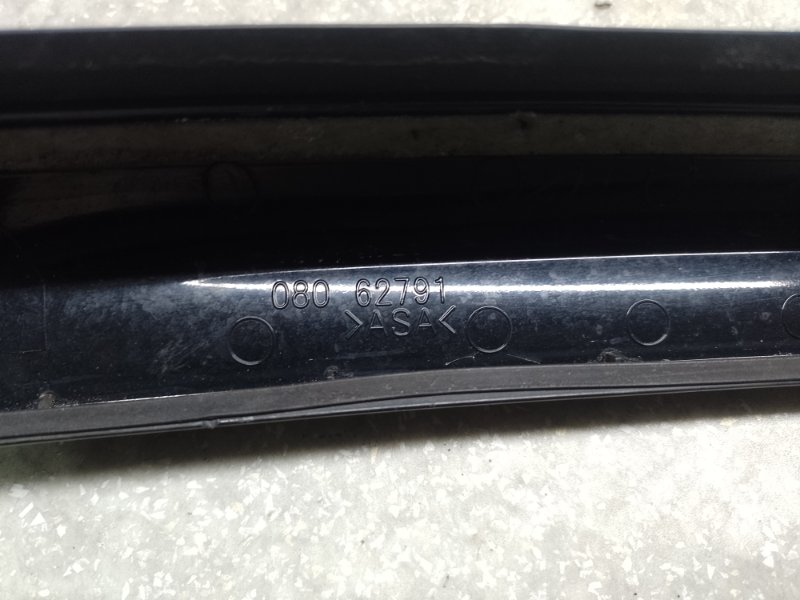 Молдинг кузова задний правый CT200 11-17 2013 1.8 2ZRFXE