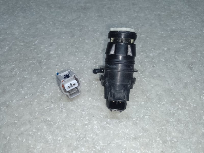 Запчасть насос омывателя стекла задний LEXUS CT200 11-17 2013 1.8 2ZRFXE 85330-60180 Б/У Насос омывателя стекла задний LEXUS CT200 11-17 2013 1.8 2ZRFXE 85330-60180 Б/У