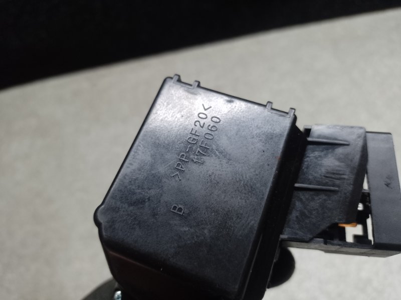 Подрулевой переключатель правый CT200 11-17 2013 1.8 2ZRFXE