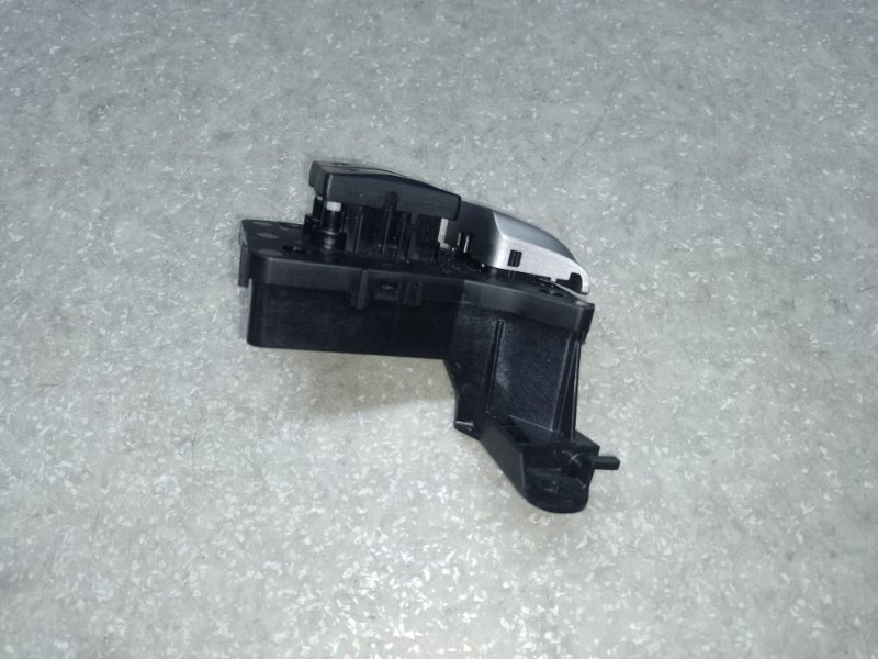 Кнопки на руль левые CT200 11-17 2013 1.8 2ZRFXE