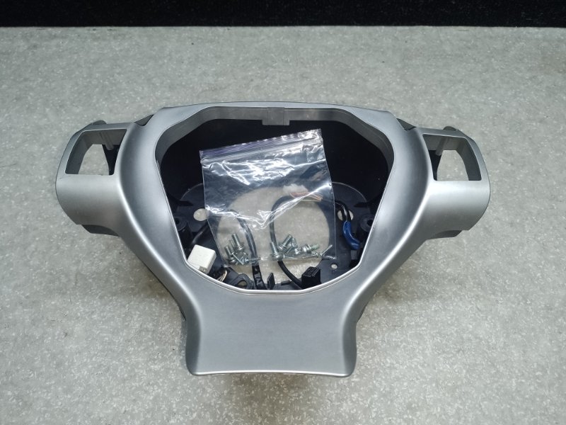 Запчасть кожух рулевой колонки LEXUS CT200 11-17 2013 1.8 2ZRFXE 45184-76020-C0 Б/У Кожух рулевой колонки LEXUS CT200 11-17 2013 1.8 2ZRFXE 45184-76020-C0 Б/У