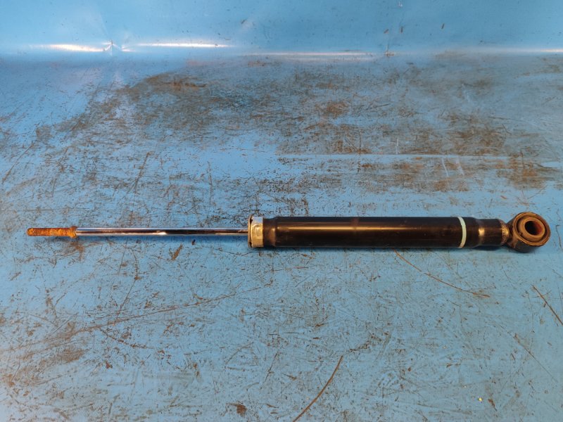 Амортизатор задний SIENNA 11-16 2015 3.5 2GR-FE Амортизатор задний SIENNA 11-16 2015 3.5 2GR-FE