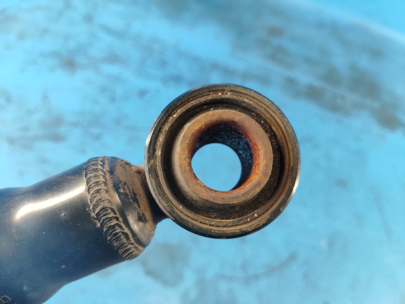 Амортизатор задний SIENNA 11-16 2015 3.5 2GR-FE Амортизатор задний SIENNA 11-16 2015 3.5 2GR-FE