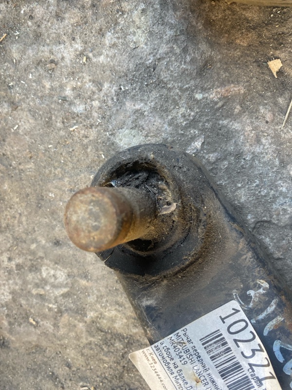 Рычаг передней подвески нижний передний левый LANCER IX 9 03-07