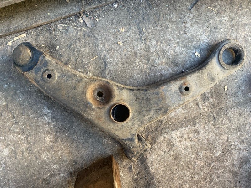 Рычаг передней подвески нижний передний левый LANCER IX 9 03-07