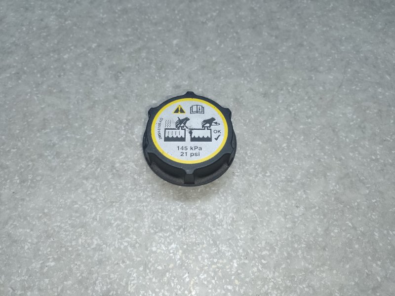 Крышка расширительного бачка FORD FOCUS 10-18 BE8Z-8100-A Б/У