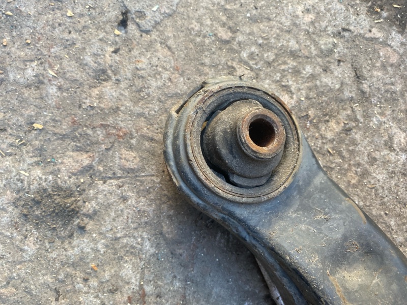 Рычаг передней подвески нижний передний левый LANCER IX 9 03-07 Рычаг передней подвески нижний передний левый LANCER IX 9 03-07