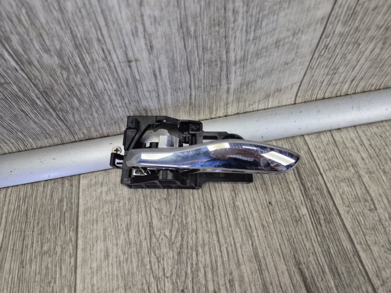 Ручка двери внутренняя передняя левая TOYOTA PRIUS 16- 2017 1.8 2ZRFXE 69206-47070-C0 Б/У