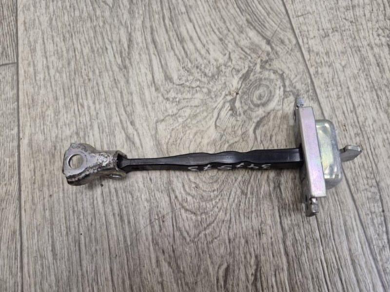 Ограничитель двери передний PRIUS 16- 2017 1.8 2ZRFXE Ограничитель двери передний PRIUS 16- 2017 1.8 2ZRFXE