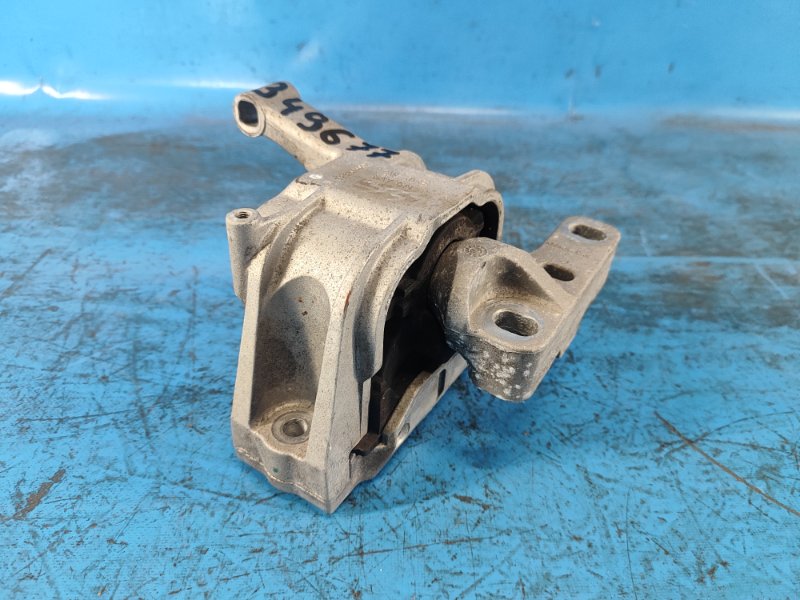 Подушка двигателя правая VOLKSWAGEN TIGUAN 08-17 2017 2.0 CCTA 5N0199262K Б/У