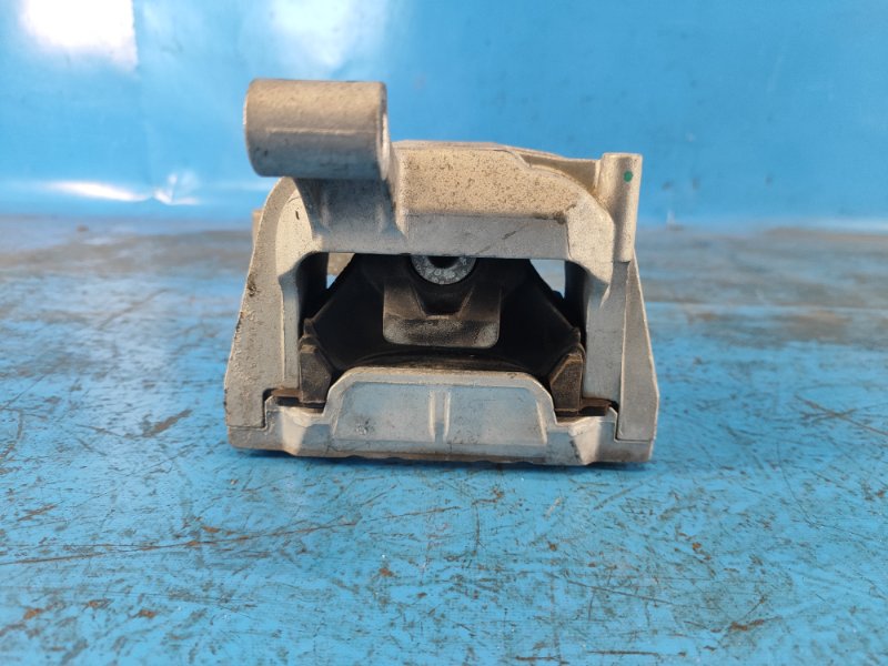 Подушка двигателя правая TIGUAN 08-17 2017 2.0 CCTA