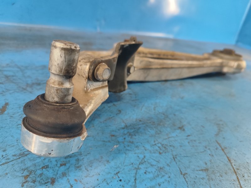 Рычаг передней подвески нижний левый NISSAN PATHFINDER R52 12-21